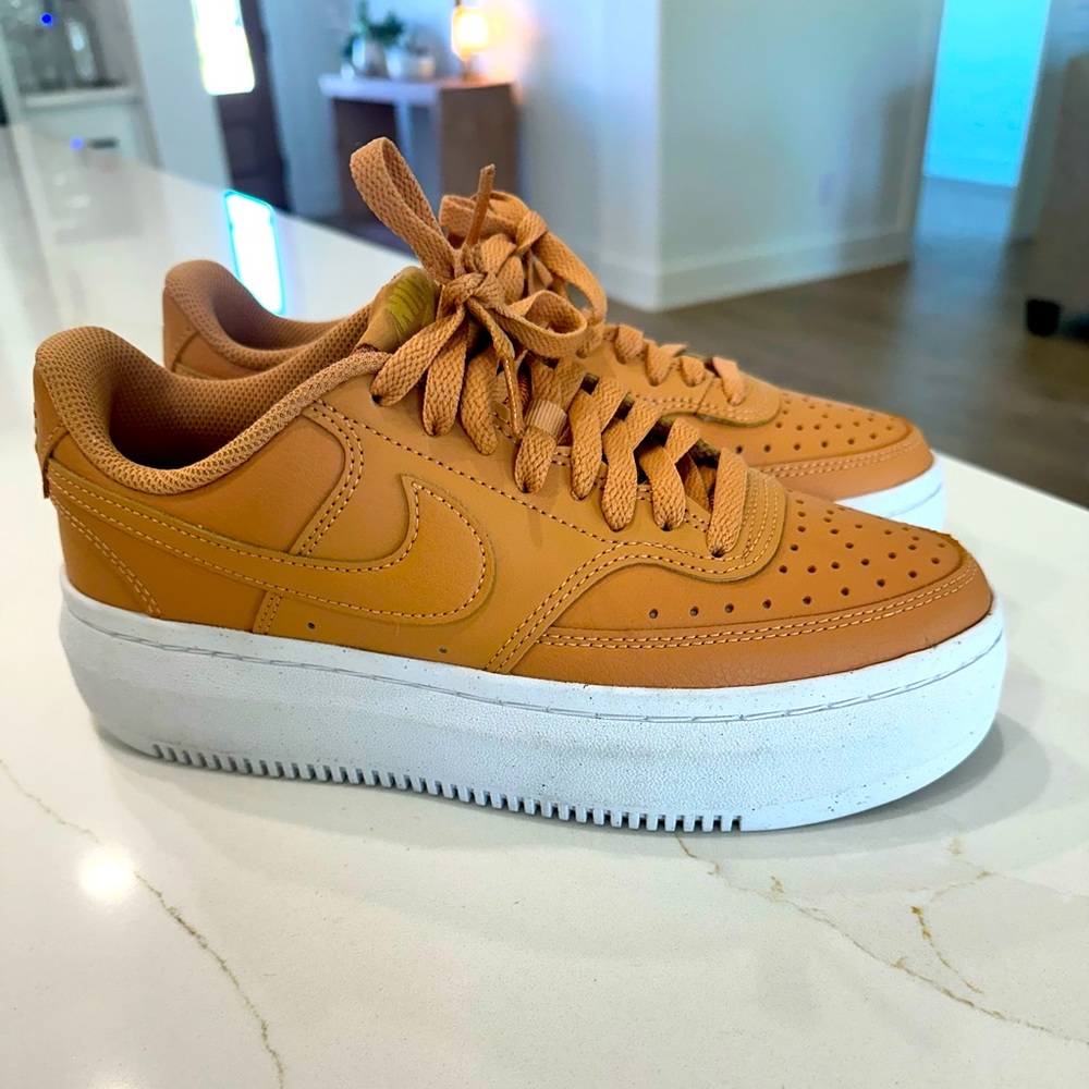 NIKE Court Vision Sneaker Sz 8